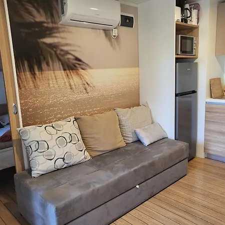 Mobile Itana Nr 127 Кемпинг Ровинь